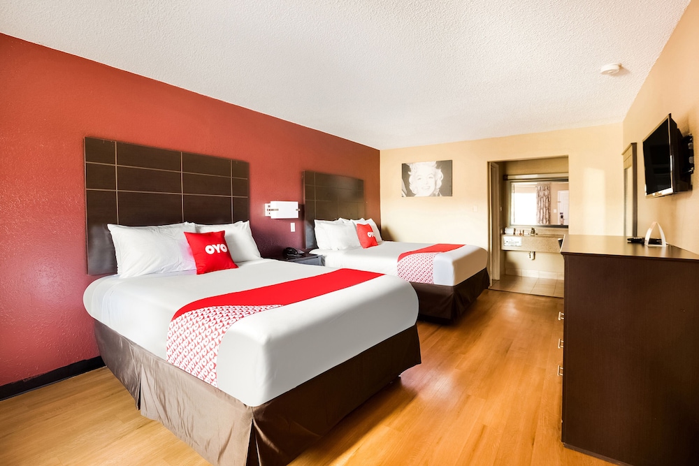 OYO Hotel Tyler Northwest Mineola Hwy - photo 23