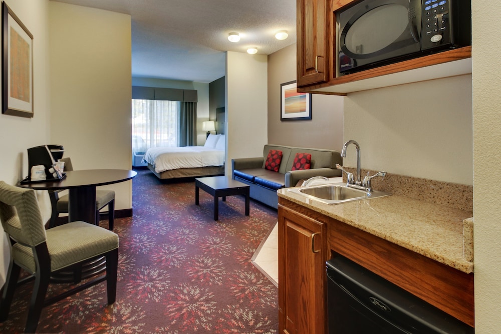 Holiday Inn Express Hotel & Suites Lancaster Lititz by IHG - photo 11