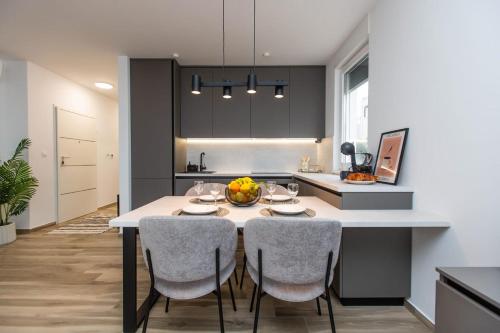 Apartman Luna in Okrug Gornji, Croatia