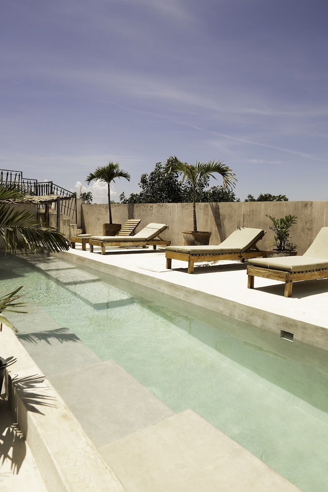 Rooftop pool