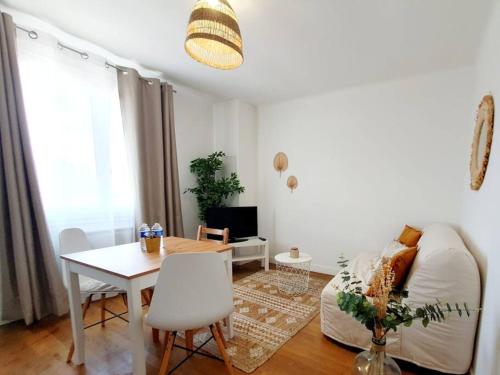 Le Cosy Palm Tree By Madame Conciergerie — Bruz