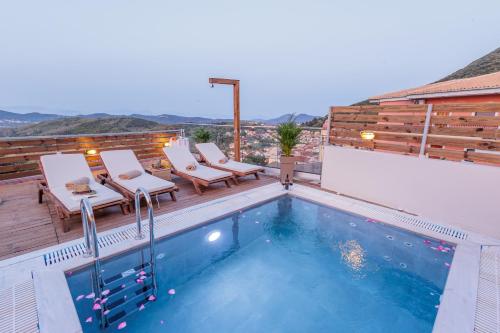 Pavlos & Sofia Villa Vigla Heated Private Pool — 4-Star Luxury Hotel in Agios Matthaios, Greece