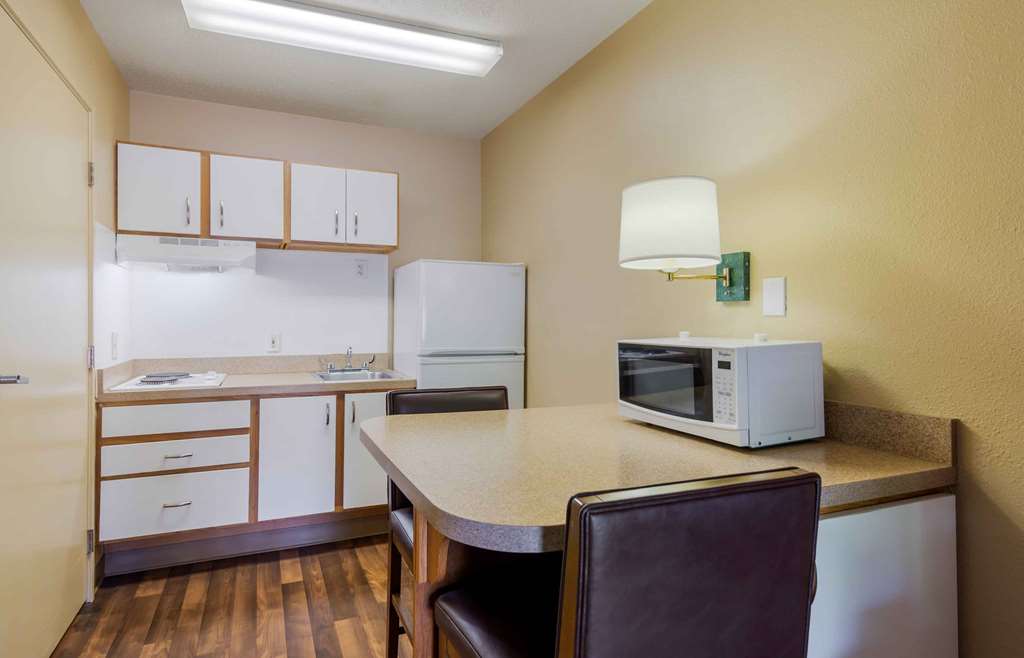 Extended Stay America Select Suites Atlanta Cumberland Mall - photo 35