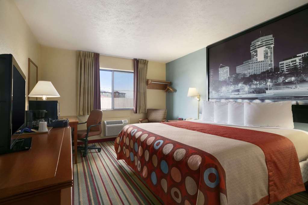Super 8 by Wyndham Park City North Wichita Area - photo 5