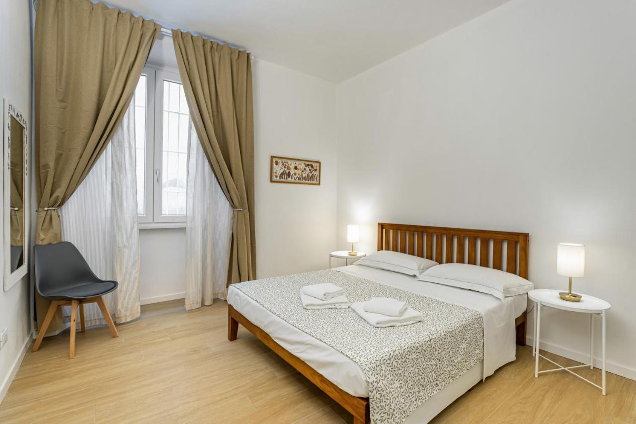 Guesthost Giardino Della Fortezza Modern Apt X6 with Patio — 4-Star Luxury Hotel in Florence, Italy