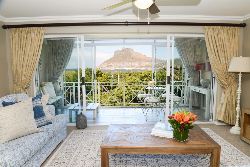 dk villas 1 Harbour View Hout Bay — 4-Star Luxury Hotel in Cape Town, South Africa