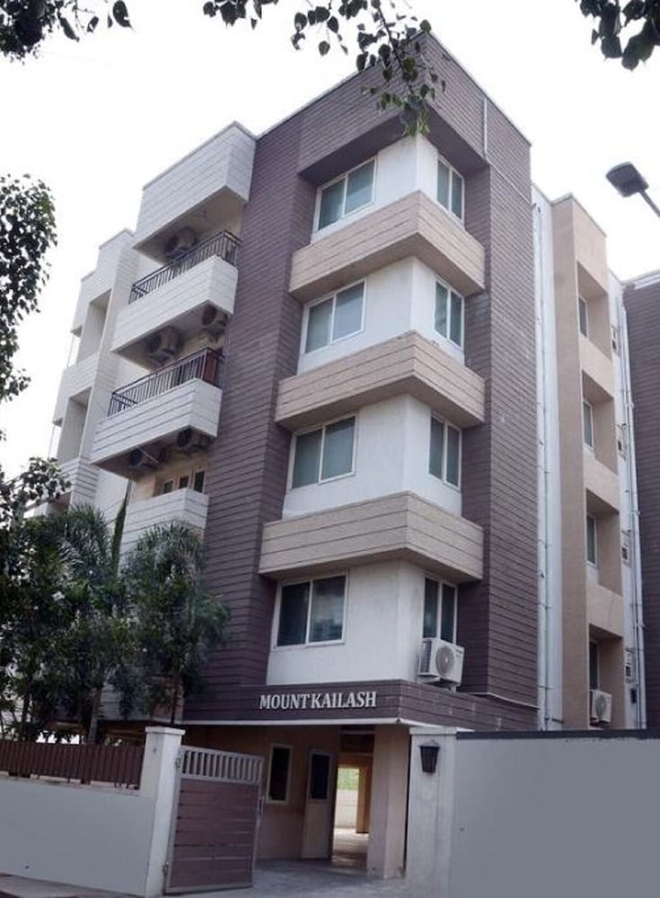 Treebo Mount Kailash Suites
