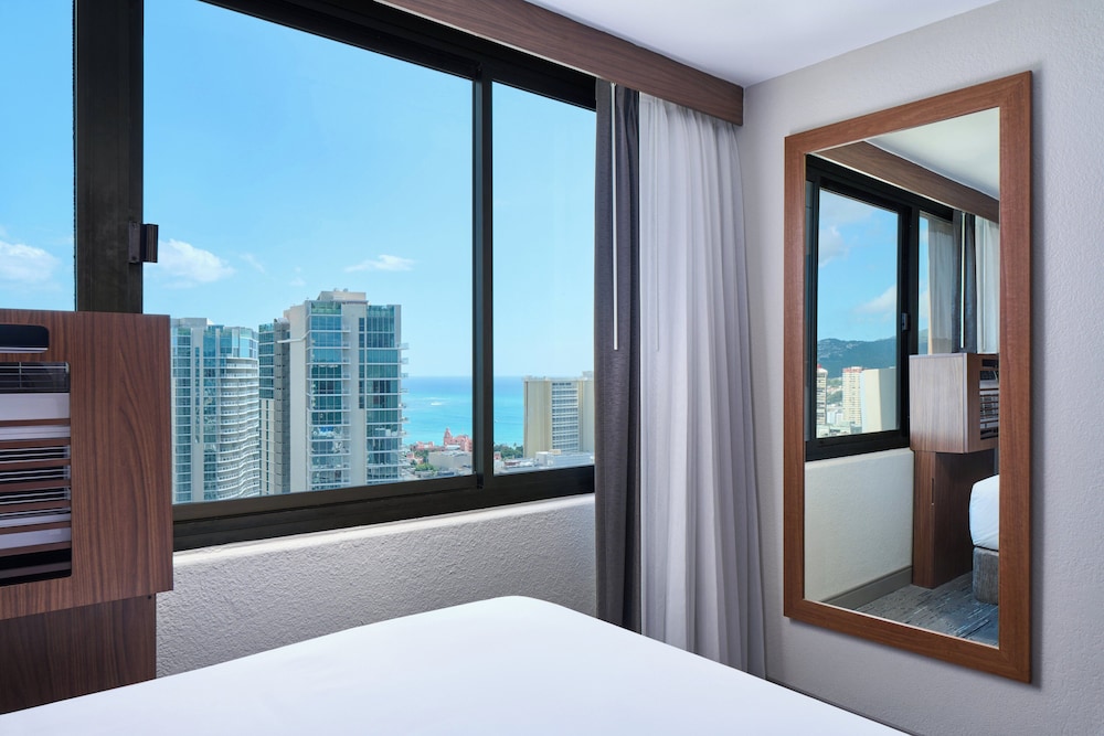 Holiday Inn Express Waikiki by IHG - photo 20