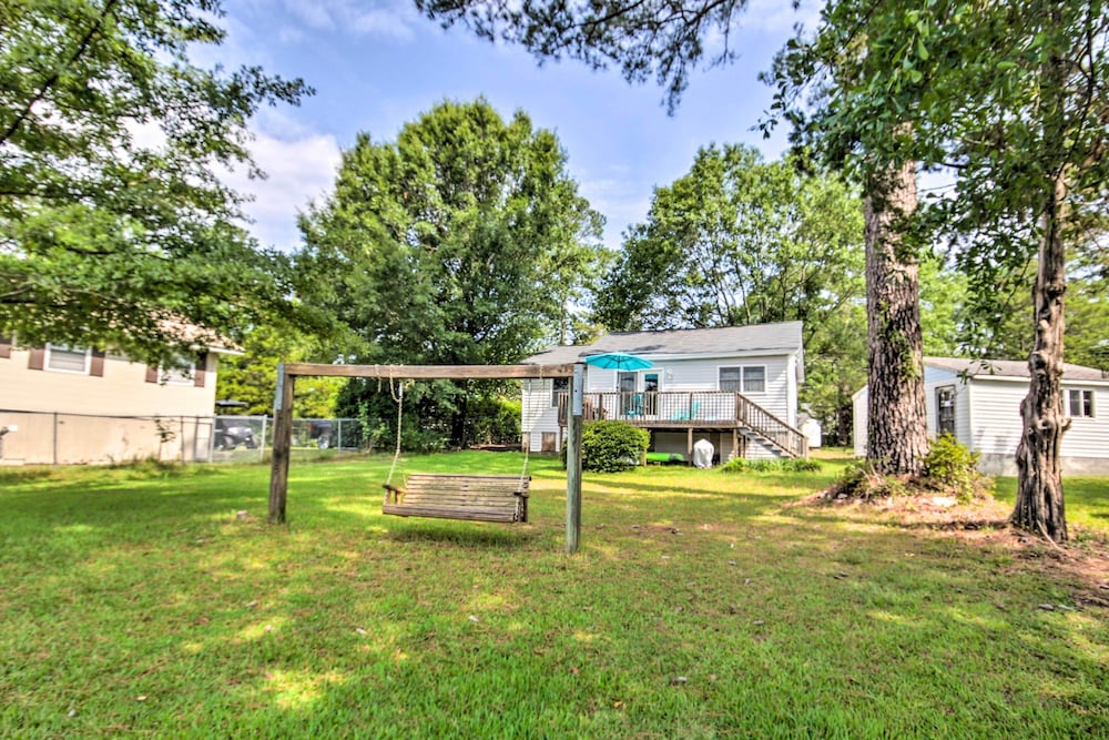 Adorable Lakefront Cottage W Dock And Grill 17248592 — Chapin