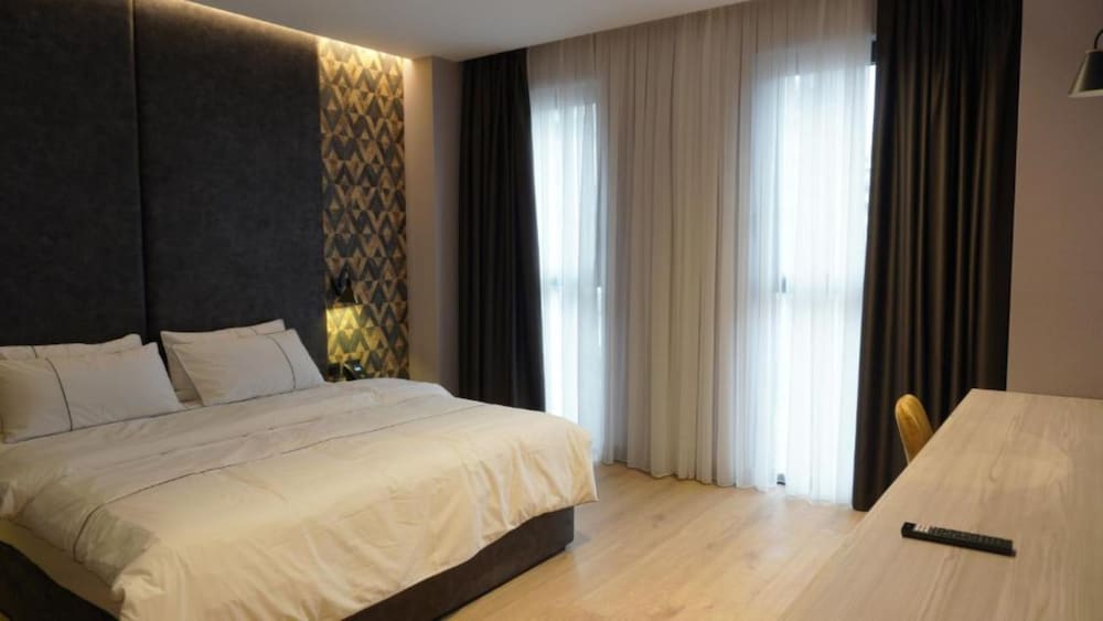 StarLight Hotel — 4-Star Luxury Hotel in Tirana, Albania