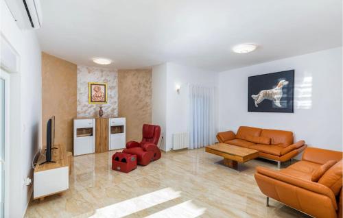 4 Bedroom Awesome Home In Vodnjan — Vodnjan — photo 4