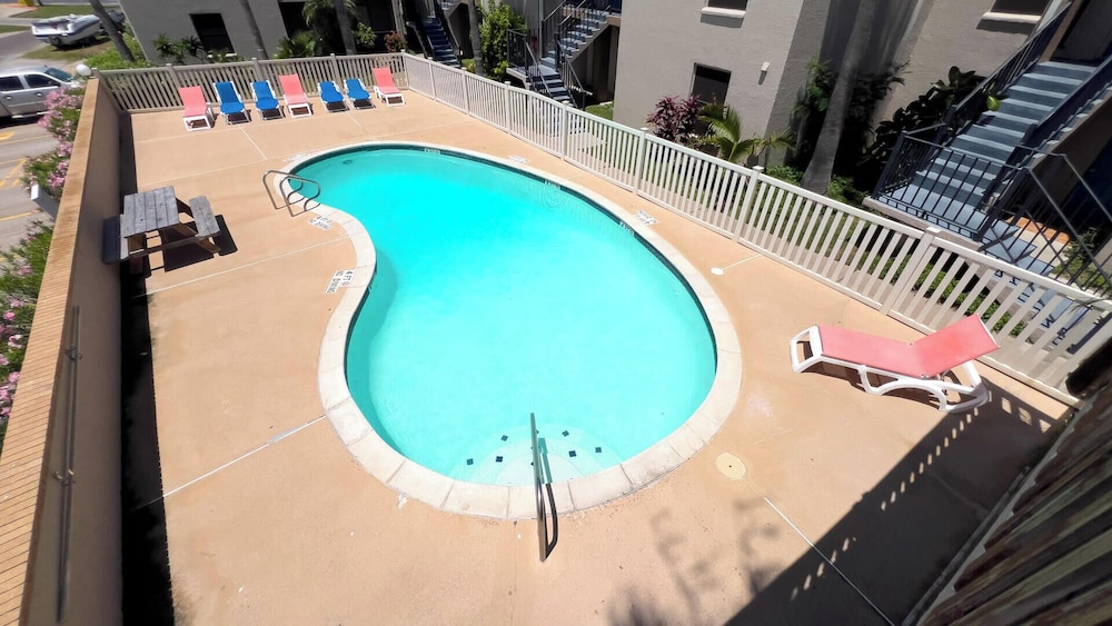 Habitat 9 — 4-Star Luxury Hotel in South Padre Island, United States