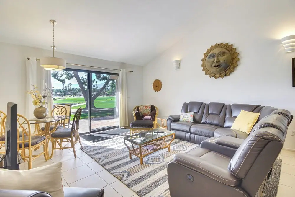 Pet friendly Palm Desert Gem on Golf Course - photo 18