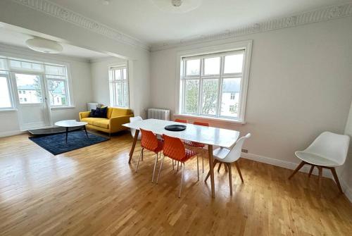 Beautiful 2 bedroom apartment downtown Reykjavik — 4-Star Luxury Hotel in Reykjavik, Iceland
