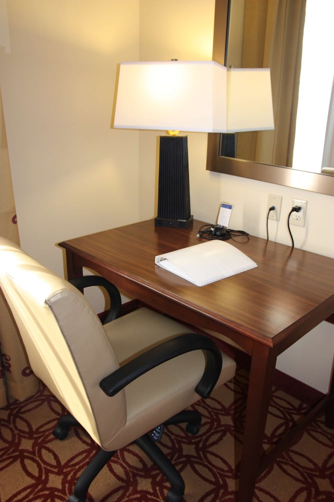 Hampton Inn & Suites Wiggins - photo 17