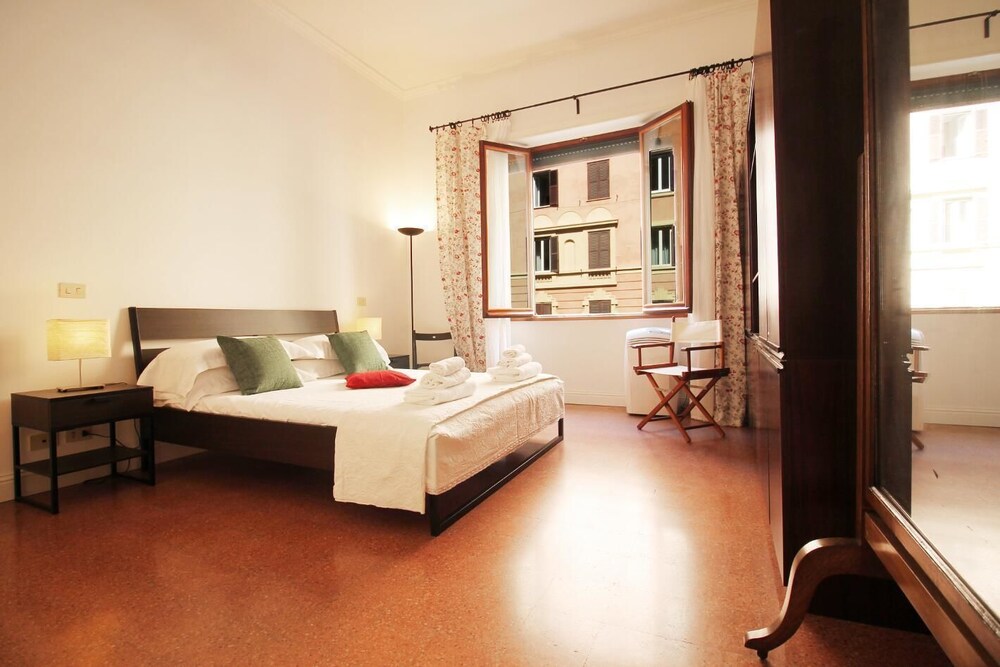 Suite GG in Vatican — 4-Star Luxury Hotel in Rome, Italy