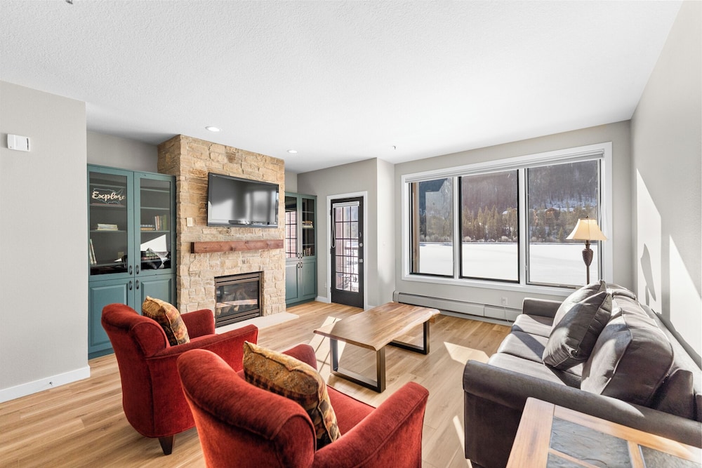 Lakeshore #1560 in Keystone, United States