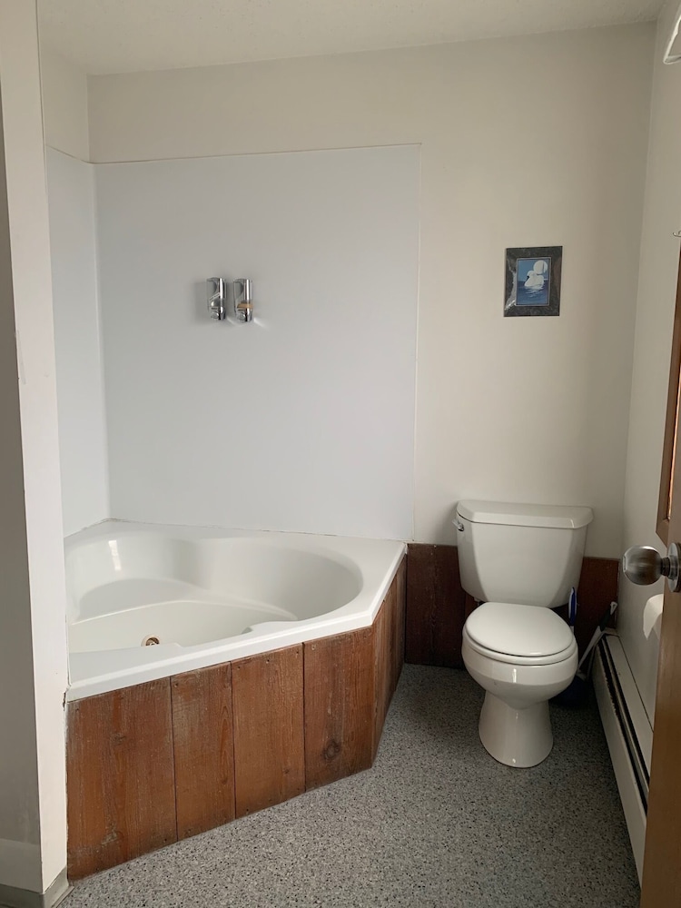 Marina Motel - photo 34