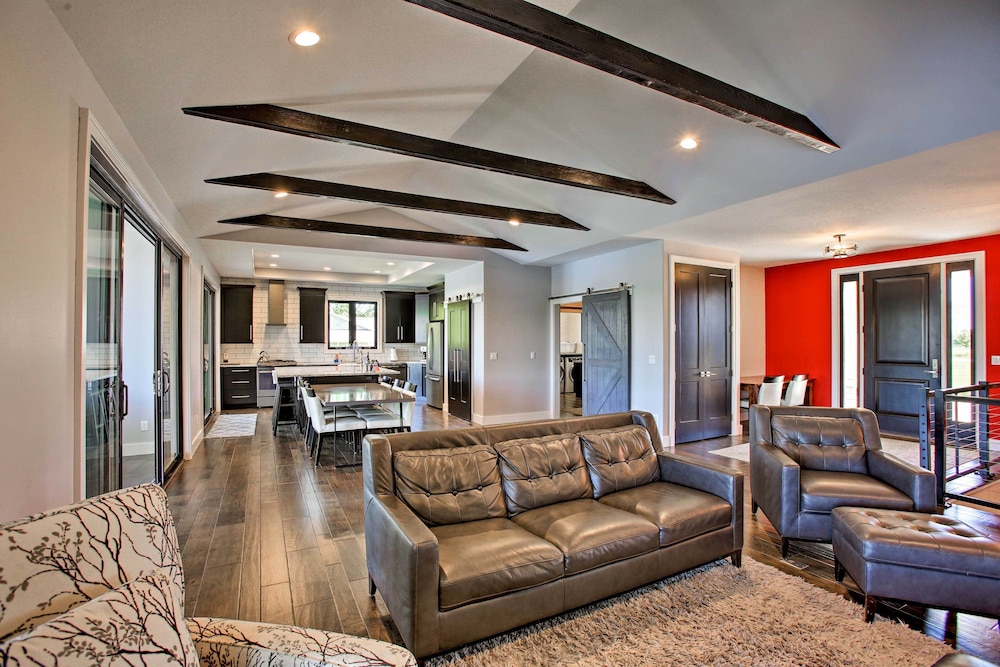 Sunroom and Hot Tub Waterfront Silver Lake Home — 4-Star Luxury Hotel in Traverse City, United States