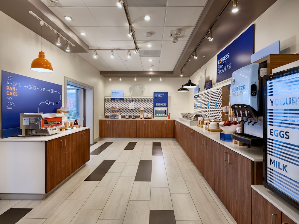 Holiday Inn Express & Suites Salem North Keizer by IHG - photo 17