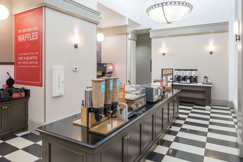 Hampton Inn & Suites Atlanta Downtown - photo 40