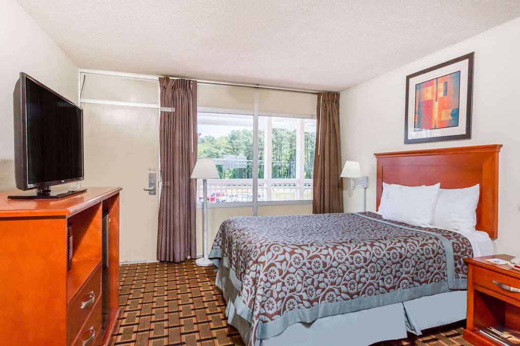 Days Inn by Wyndham Charlottesville University Area - photo 19