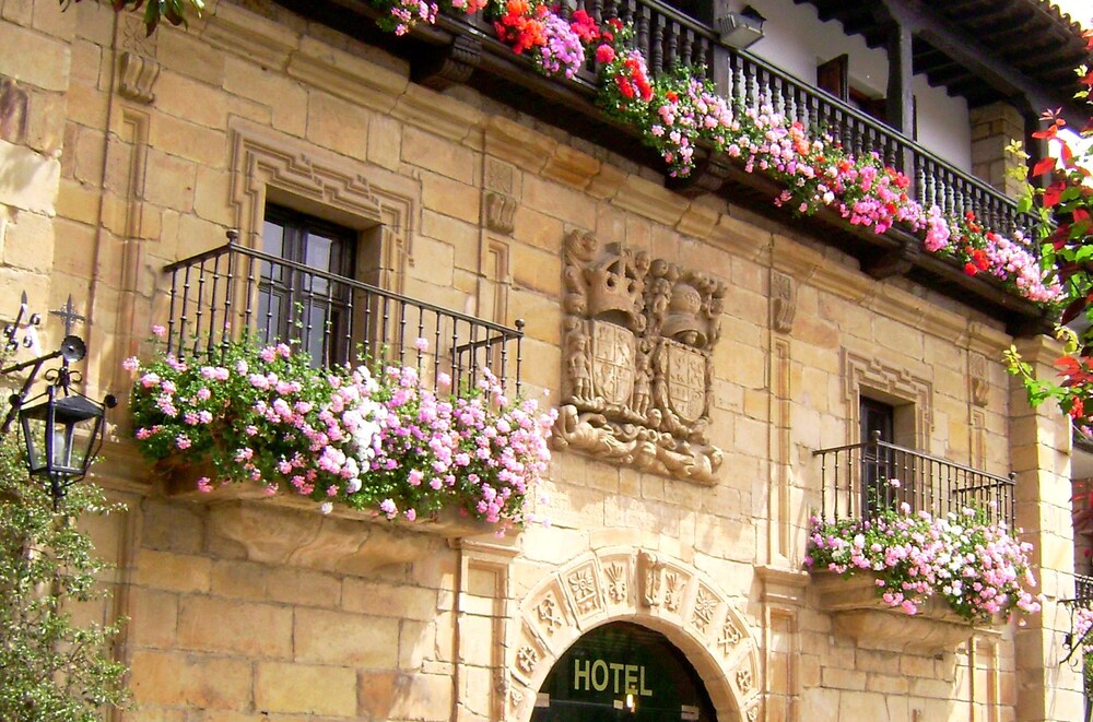 Hotel Museo Los Infantes in Santillana, Spain
