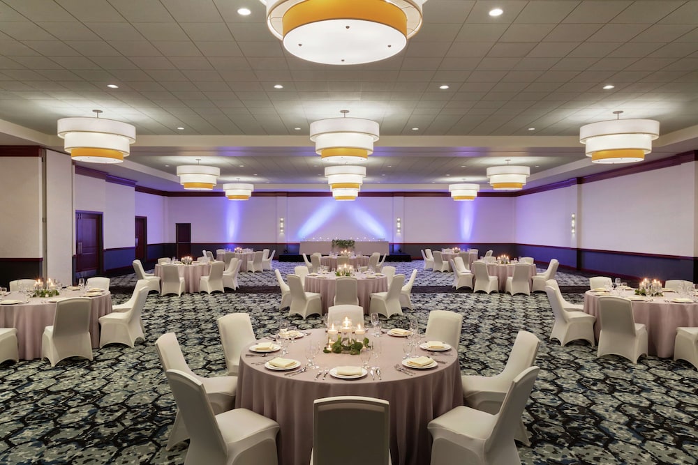 Hilton Garden Inn Troy - photo 49