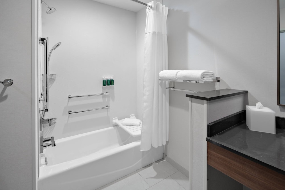 Fairfield Inn & Suites by Marriott Lake Geneva - photo 13