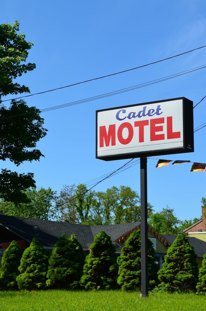 Cadet Motel - photo 43