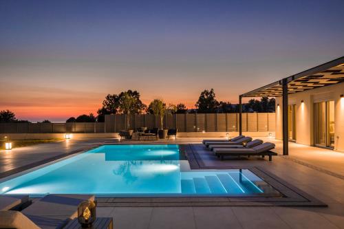 Al Mare Villas — 4-Star Luxury Hotel in Lixouri, Greece