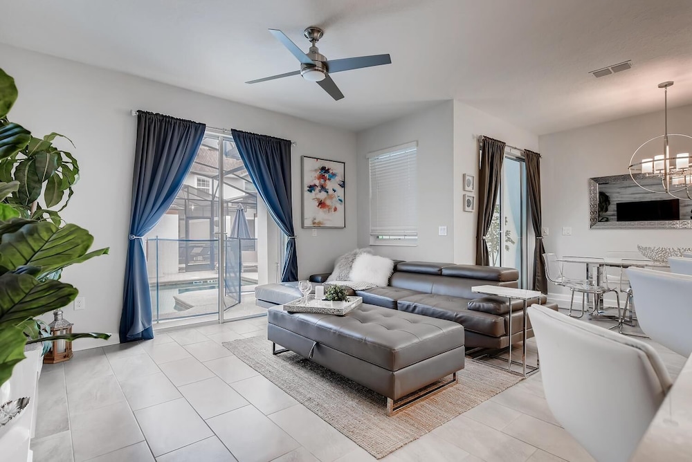 4802 LL Dream Getaway Luxury Townhome w Pool - photo 2