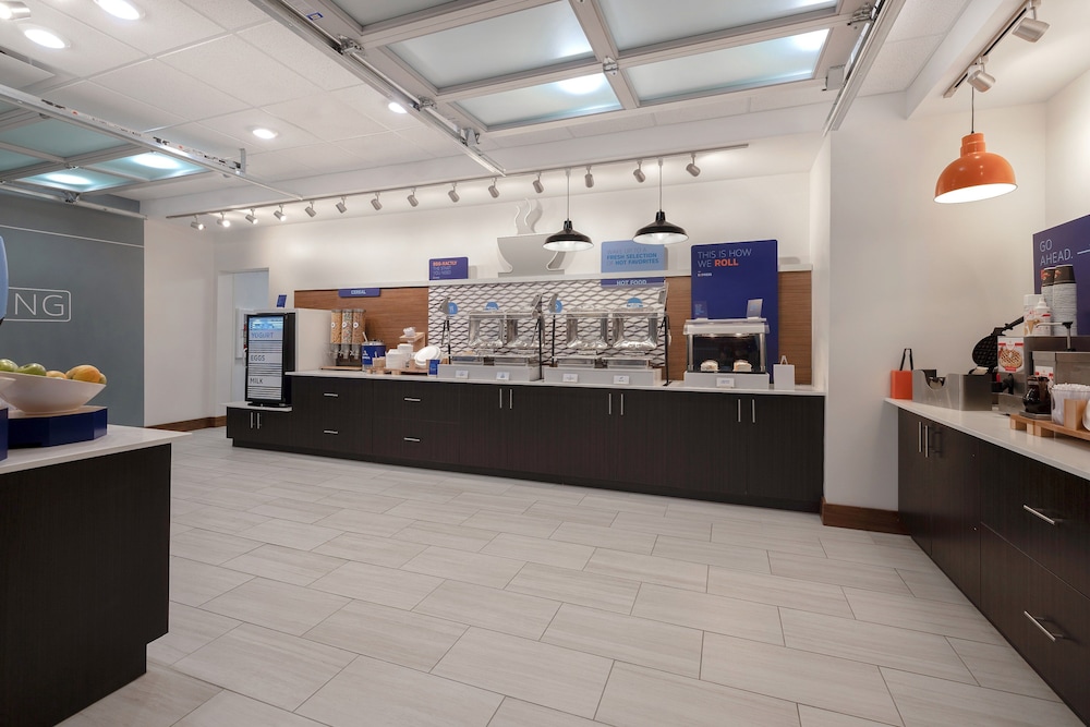 Holiday Inn Express & Suites Brighton by IHG - photo 57