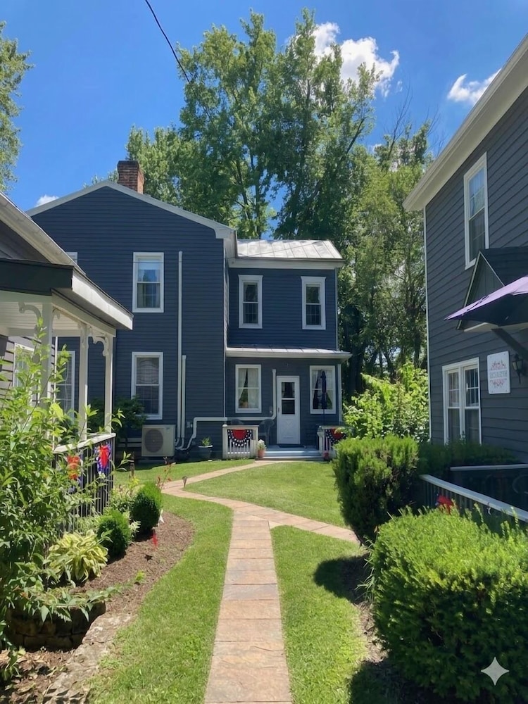 Roadhaven1830 9536048 — Mount Jackson