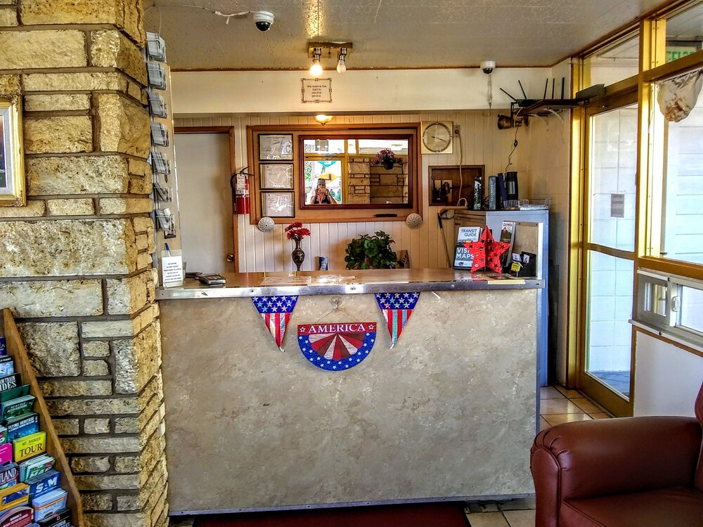 Olympia Inn - photo 3