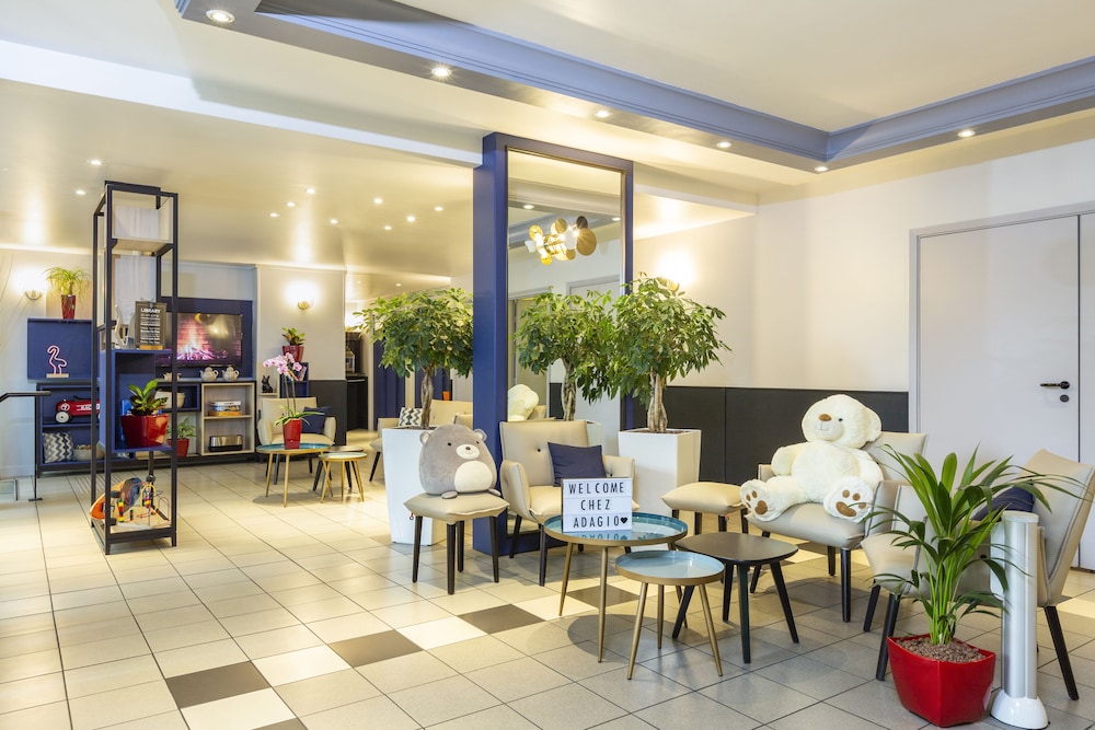 Aparthotel Adagio Access La Défense Léonard de Vinci in Courbevoie, France