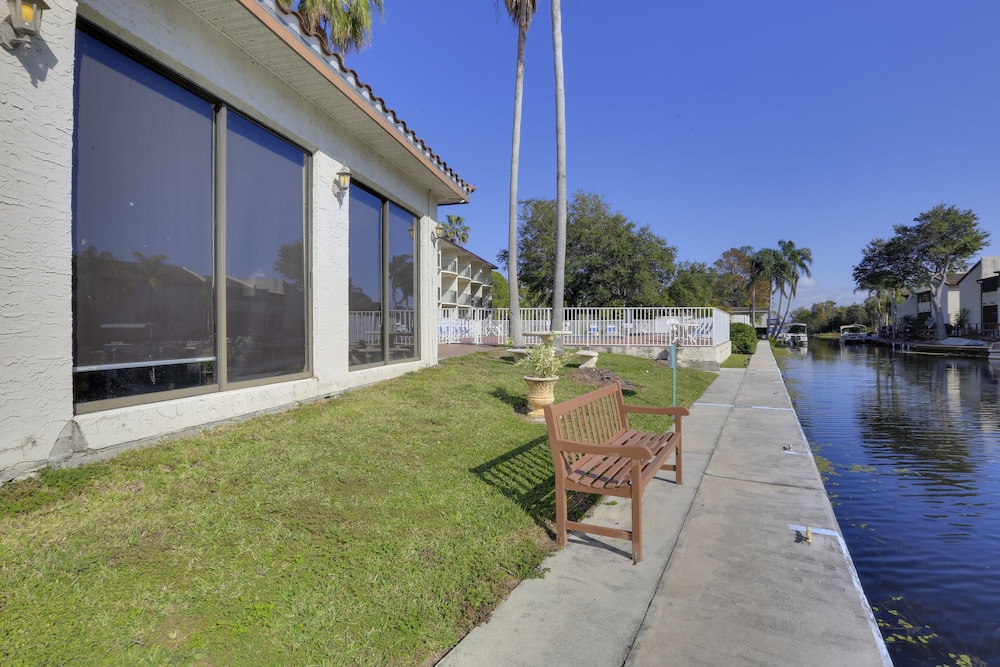 Vista Inn Lake Tarpon - photo 51