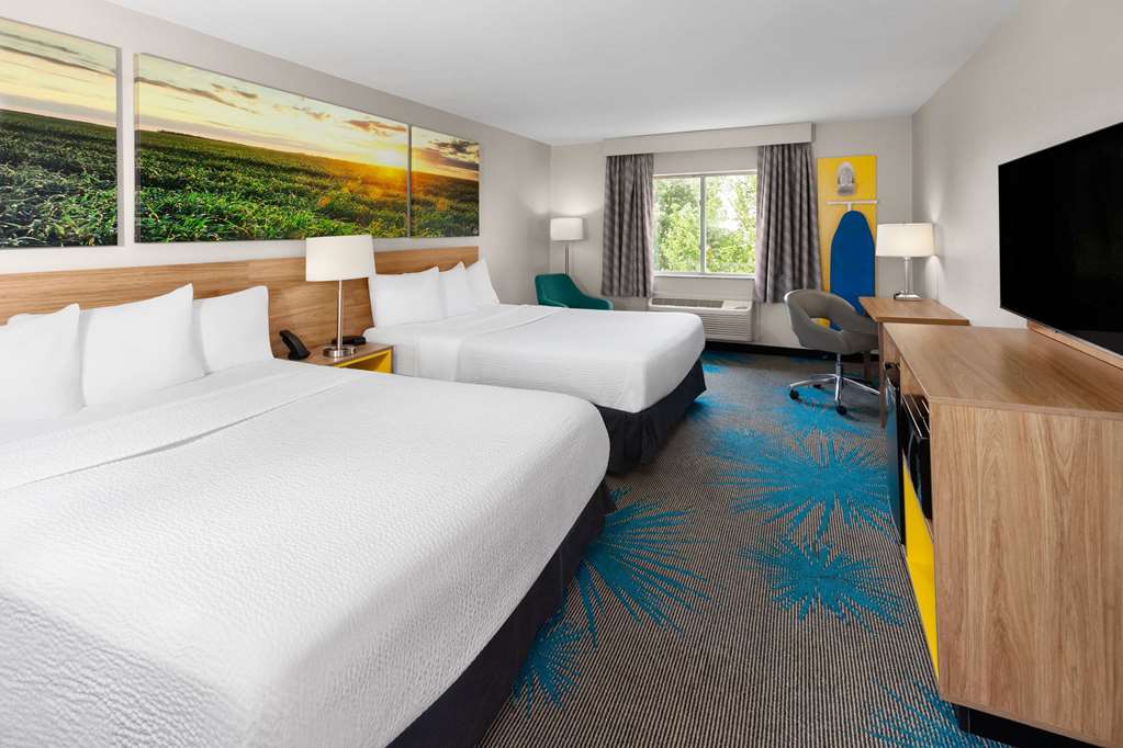 Days Inn & Suites by Wyndham Morris I 80 - photo 9