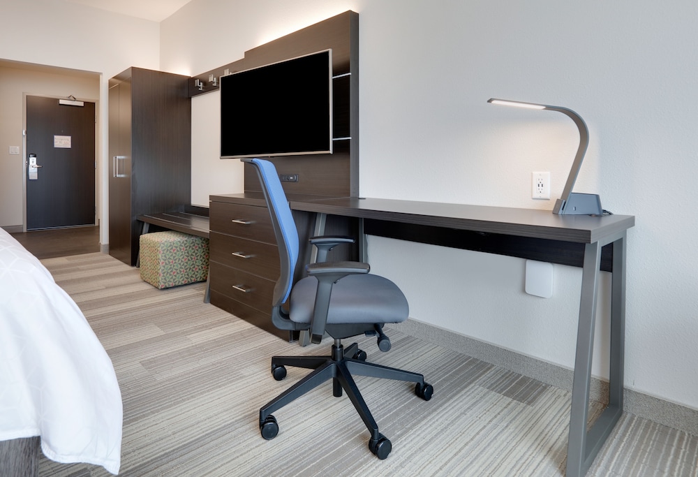 Holiday Inn Express Kermit by IHG - photo 11