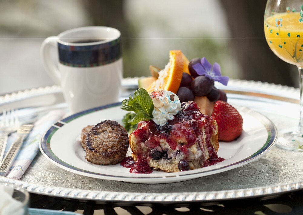 Cliff Cottage Inn Victorian B&B and Boutique Hotel - photo 18