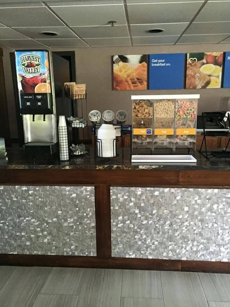Dunes Express Inn & Suites - photo 28