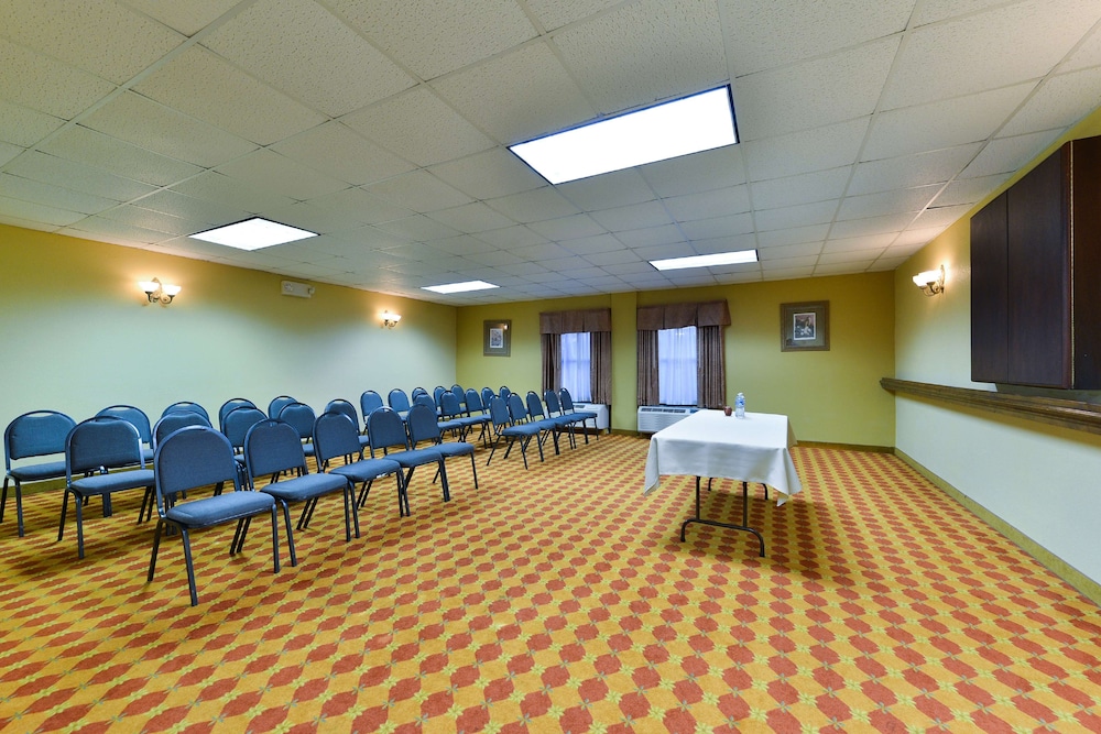 Hampton Inn Raleigh Clayton I 40 - photo 42