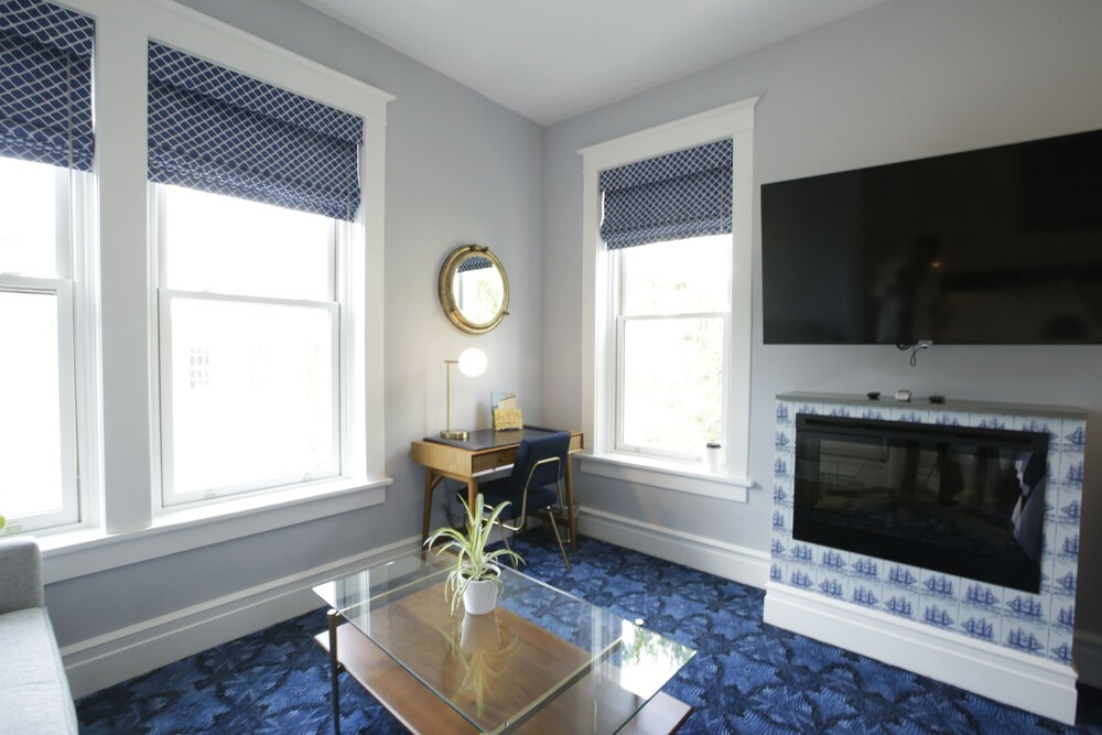 Hudson Whaler - photo 9