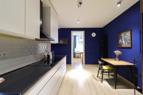 Stylish 2BR Apt in Vake Central Tbilisi By Wehost