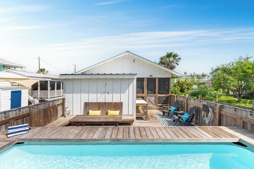 Simpatico by AvantStay Pool Near Birding Center — 4-Star Luxury Hotel in Port Aransas, United States