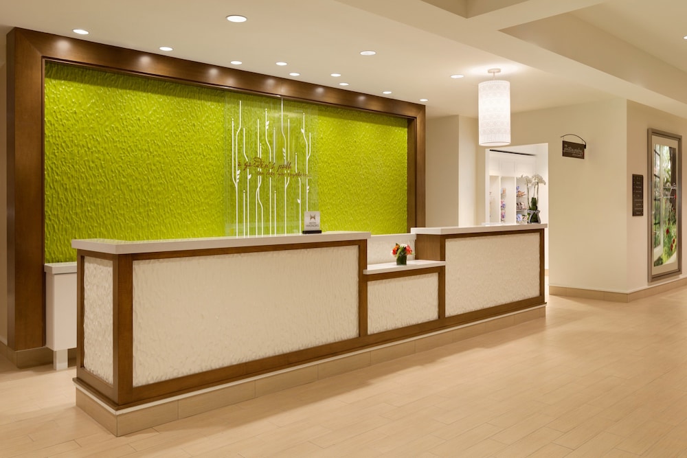 Hilton Garden Inn Boston Logan Airport - photo 4