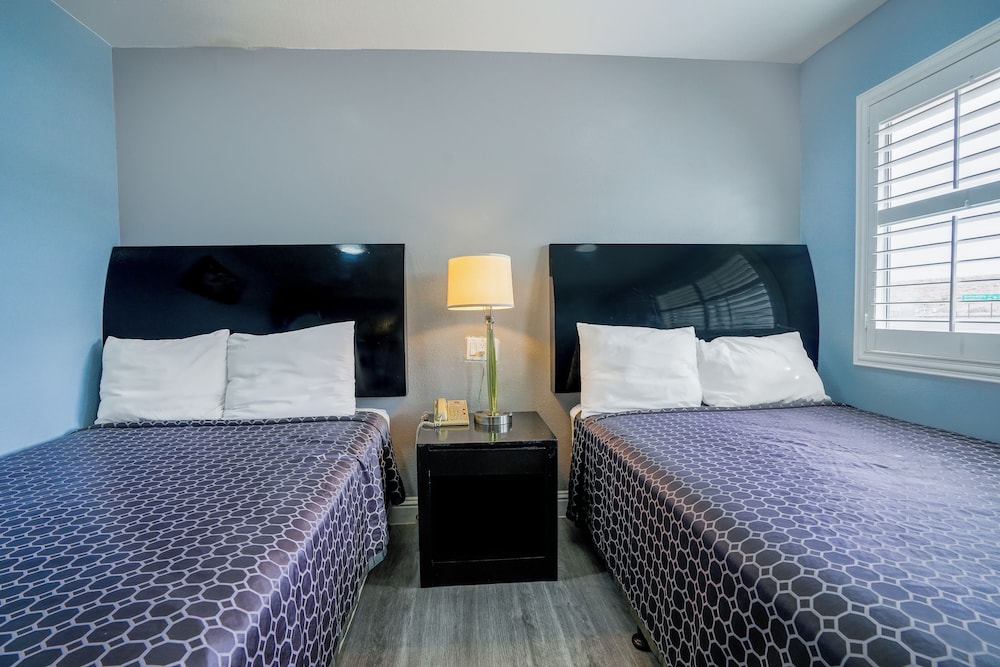 Economy Inn Buttonwillow Bakersfield I 5 - photo 16