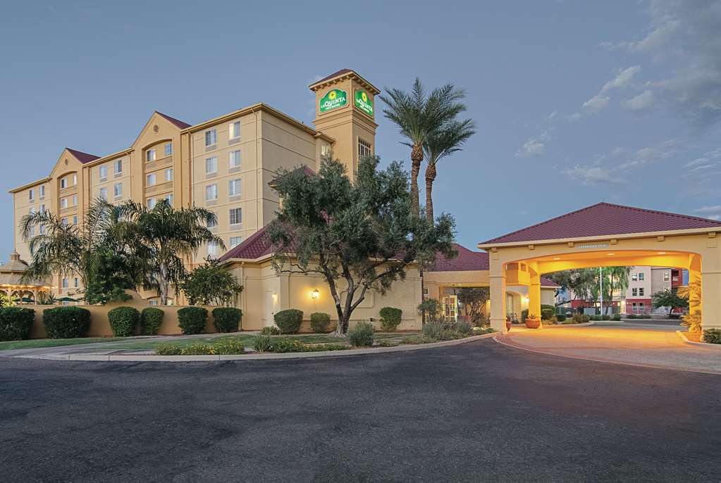 La Quinta Inn & Suites by Wyndham Phoenix Mesa West - photo 3