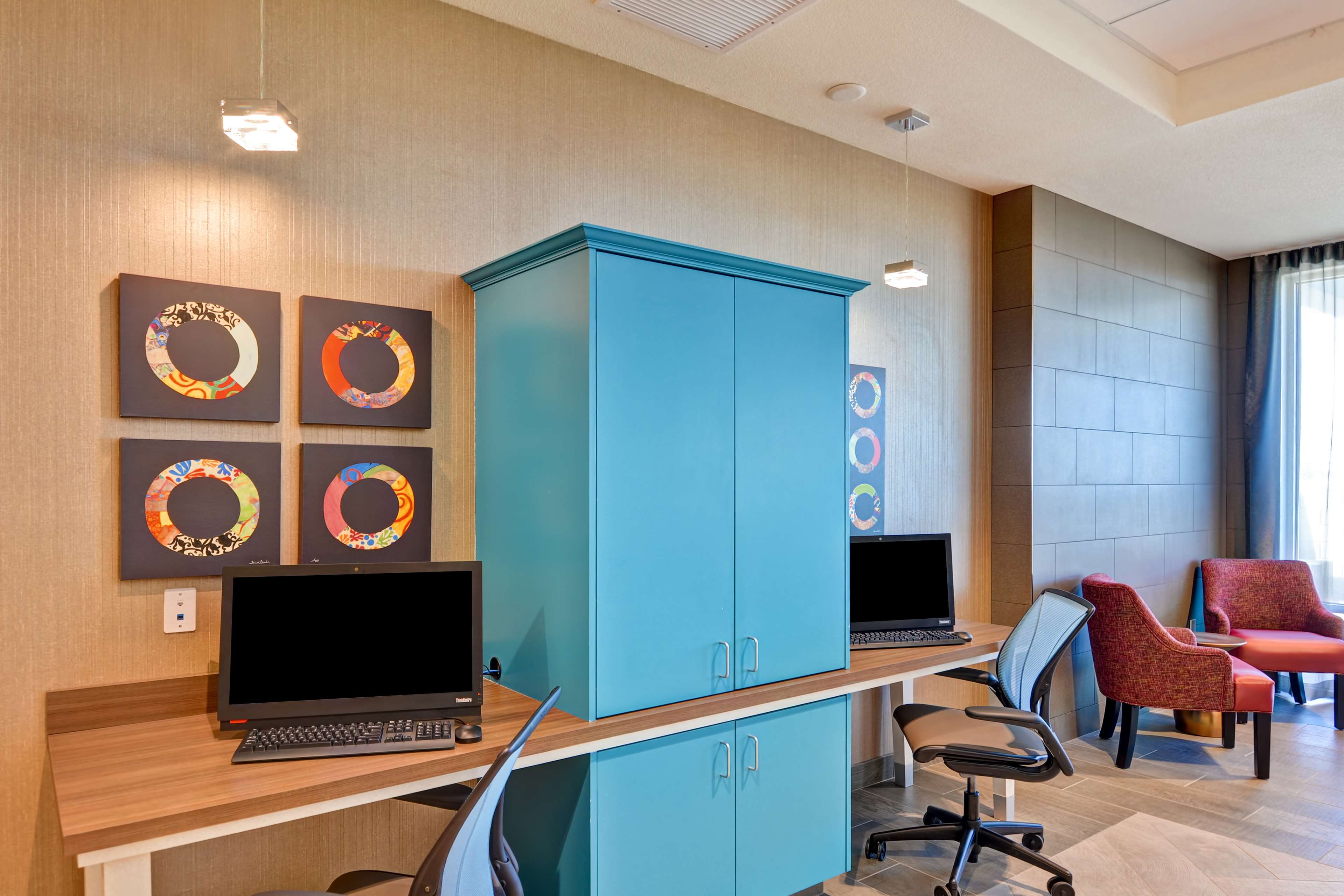 Home2 Suites by Hilton Palmdale - photo 2