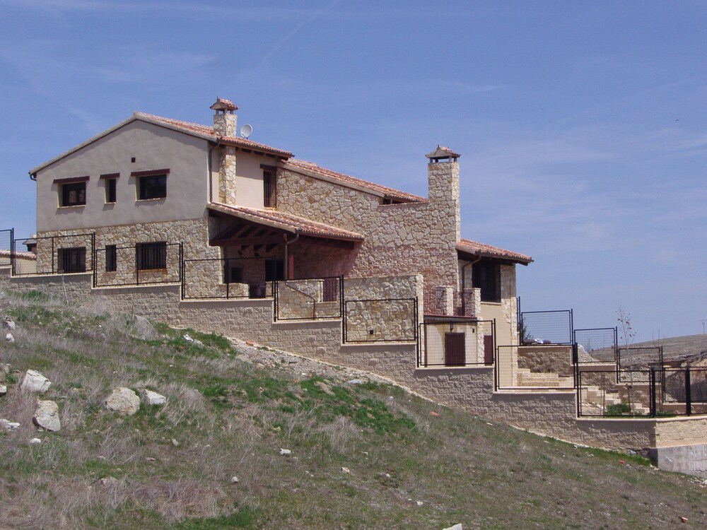 La Tejada Del Valle — hotel in Torre Val De San Pedro